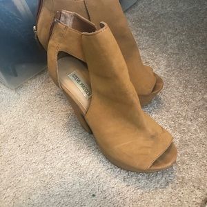 Zip up peep toe booties